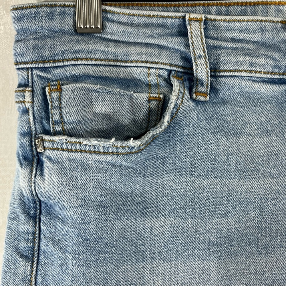 Pilcro and the Letterpress Anthropology Light Blue Floral Embroidered Jeans - Picture 5 of 11